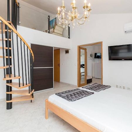 Rooms & Apartments Hegic Zadar Bagian luar foto