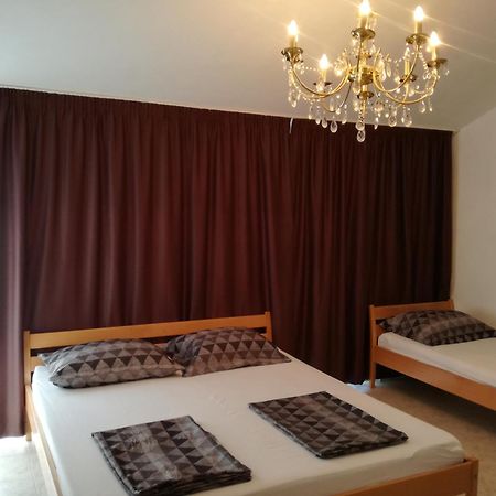 Rooms & Apartments Hegic Zadar Bagian luar foto