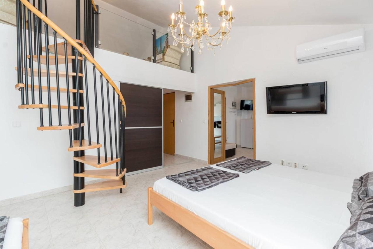 Rooms & Apartments Hegic Zadar Bagian luar foto