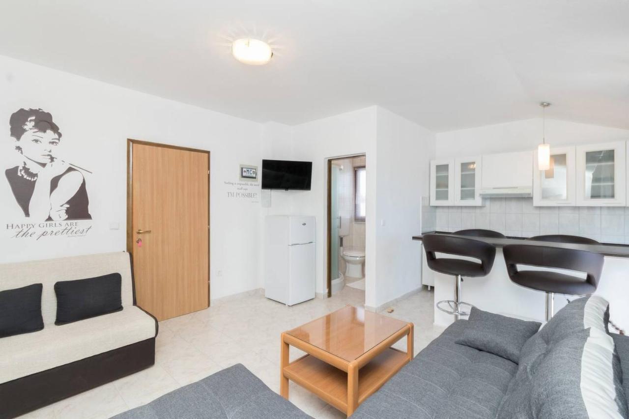 Rooms & Apartments Hegic Zadar Bagian luar foto