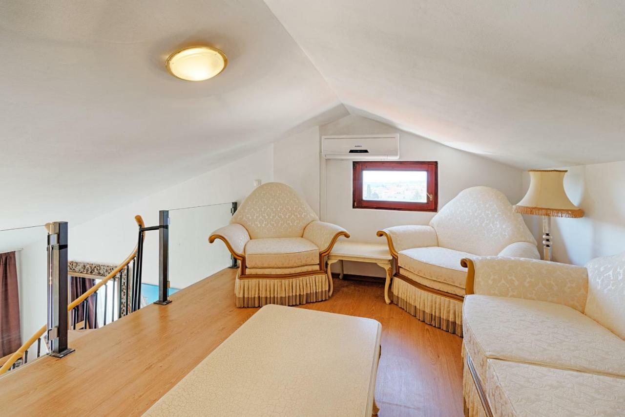 Rooms & Apartments Hegic Zadar Bagian luar foto