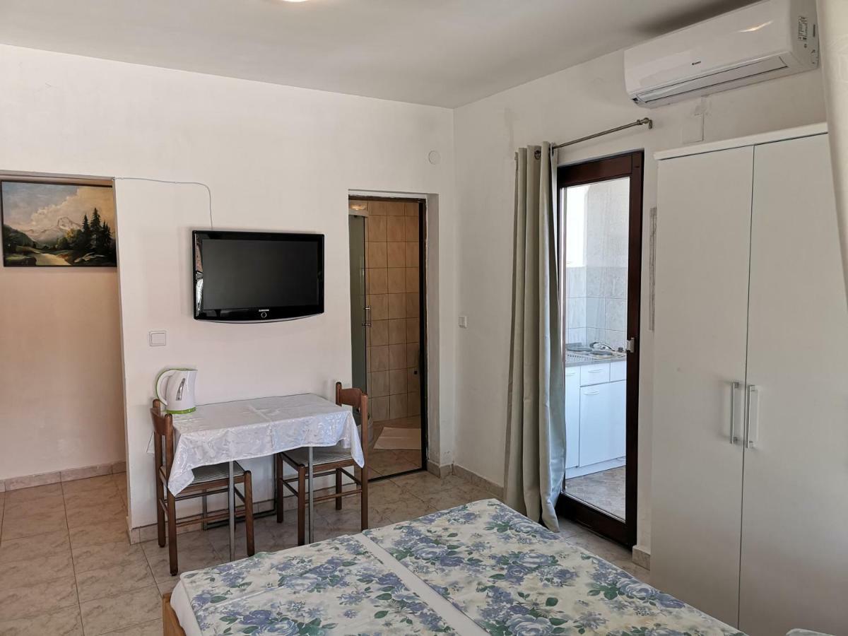 Rooms & Apartments Hegic Zadar Bagian luar foto